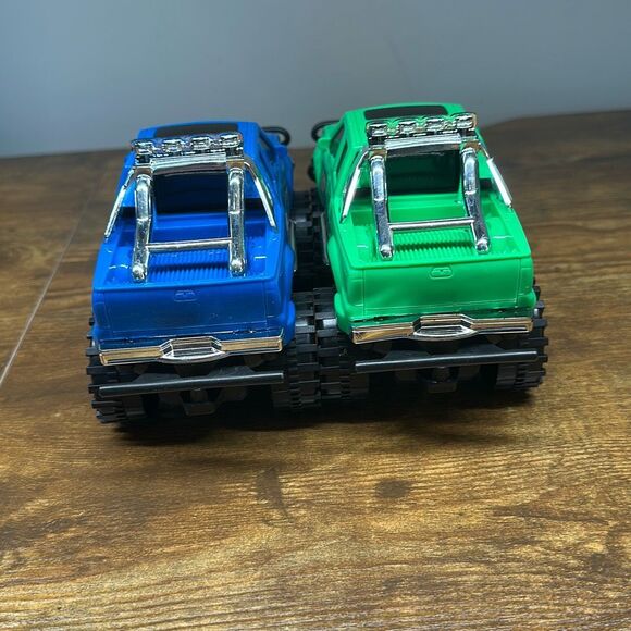 Ford F-350 Super Duty Blue Green Plastic Truck set of 2 Made in China - Picture 6 of 8